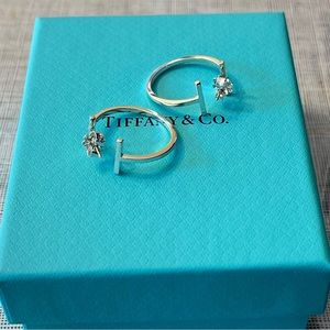 Tiffany & Vo. Sterling Silver T wire Hoops